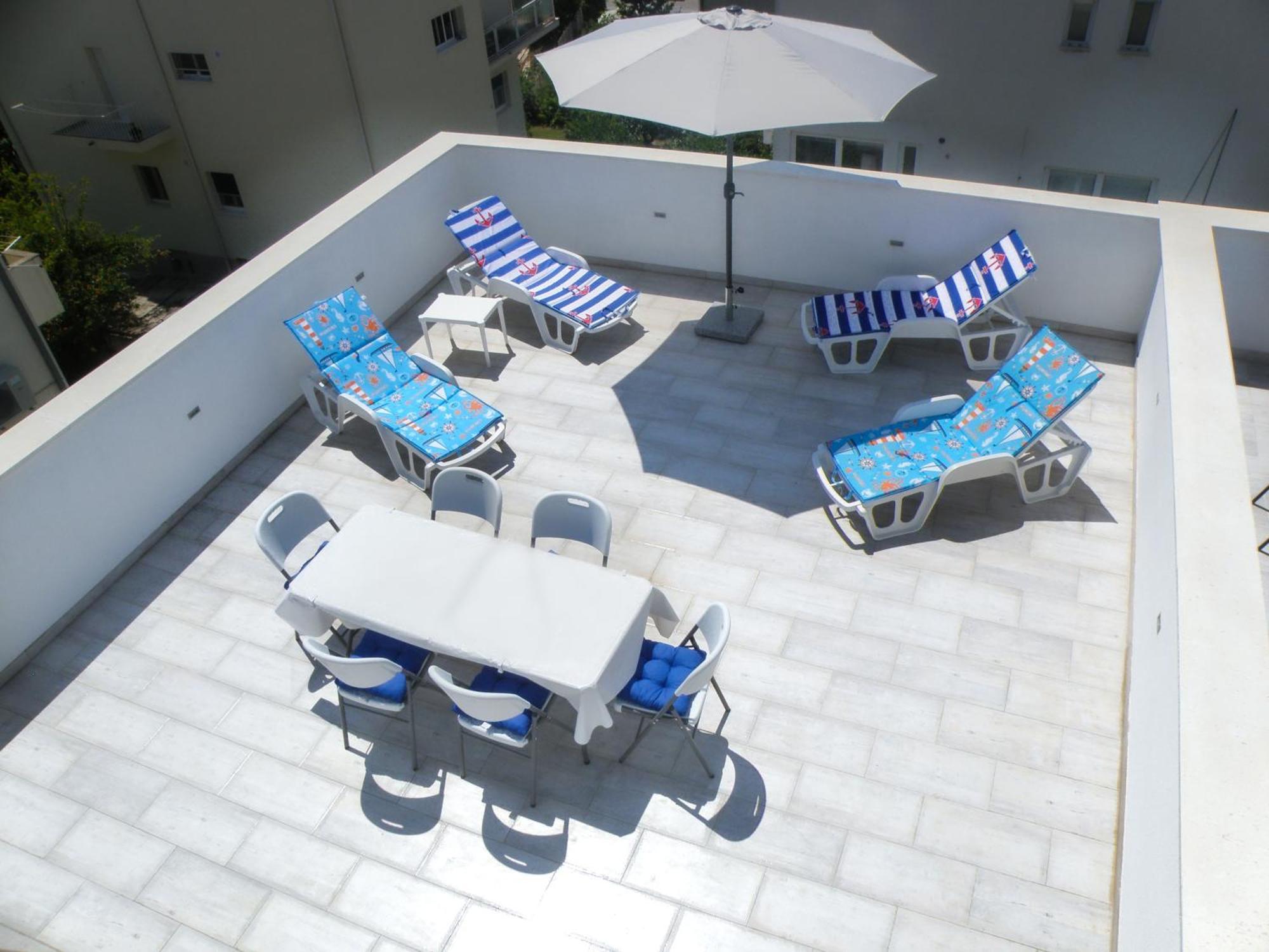 Apartma With Terrace And Free Parking - Nearby