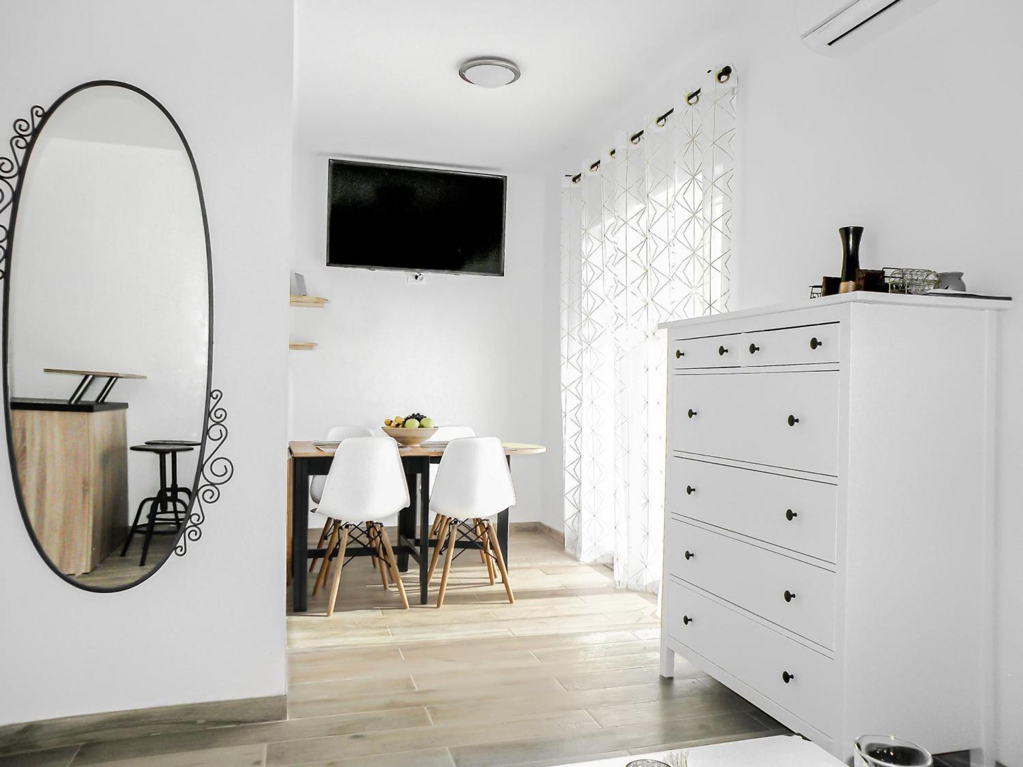 Apartma With Terrace And Free Parking - Nearby