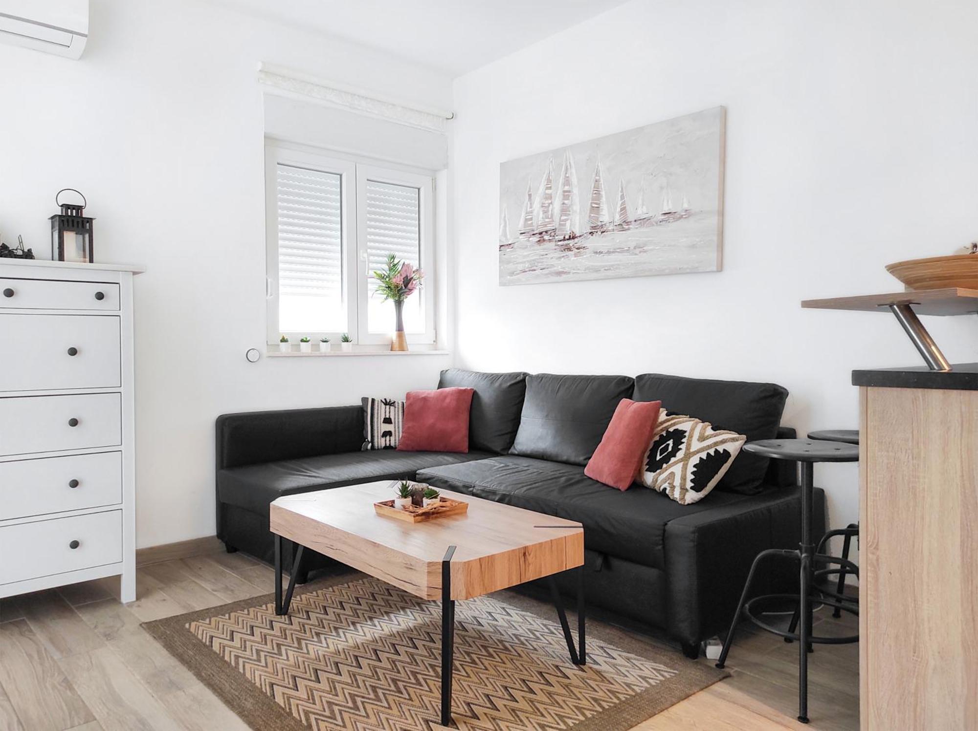 Apartma With Terrace And Free Parking - Nearby *